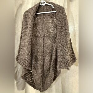 Hinge Fuzzy Knit Sweater in Taupe